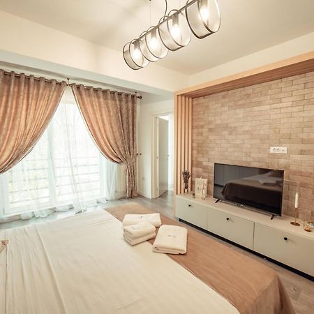 Palace Of Culture & Palas Mall Collection Suites & Studios Iasi Eksteriør billede